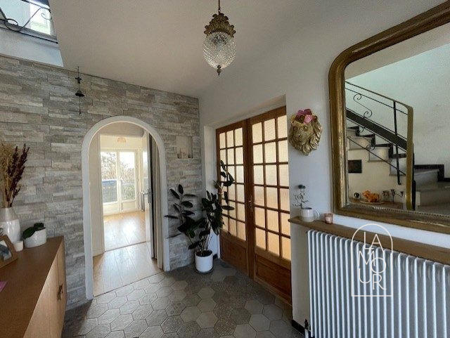 Maison - 157 m² - 7 pièces