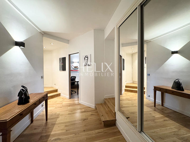 Appartement - 98 m² - 5 pièces