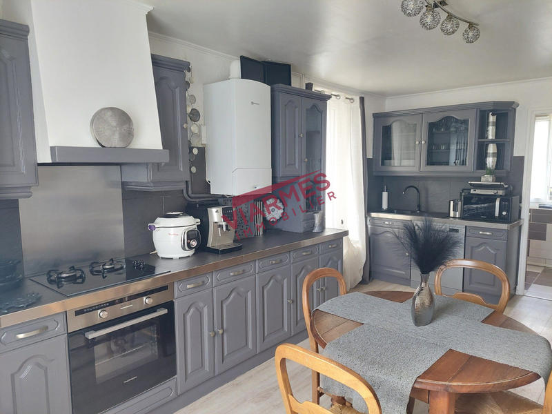 Maison - 95 m² - 4 pièces