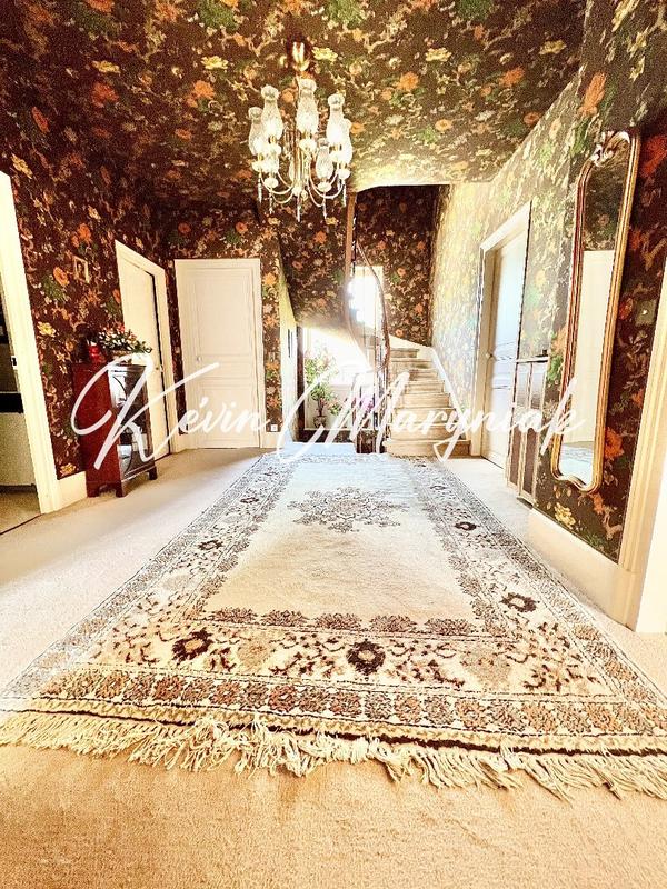 Maison - 296 m² - 6 pièces