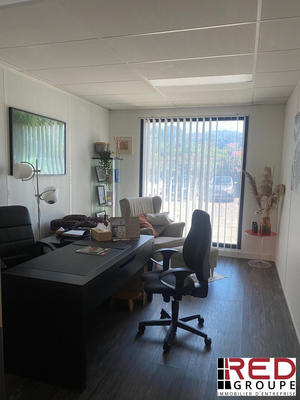 Local d'activités - 291 m²