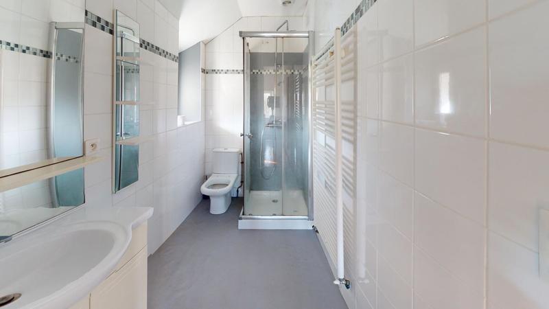 Maison - 205 m² - 6 pièces