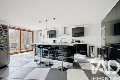 Appartement - 200 m² - 6 pièces