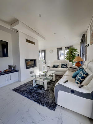 Maison - 185 m² - 6 pièces