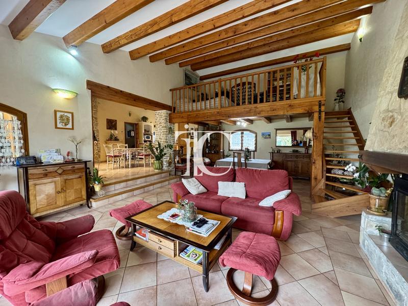 Villa - 172 m² - 5 pièces