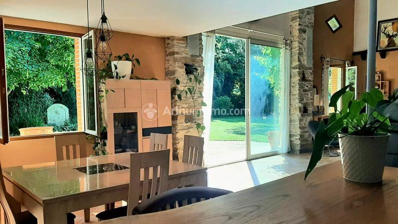 Maison - 262 m² - 7 pièces