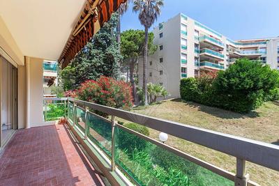 Appartement - 95 m² - 4 pièces