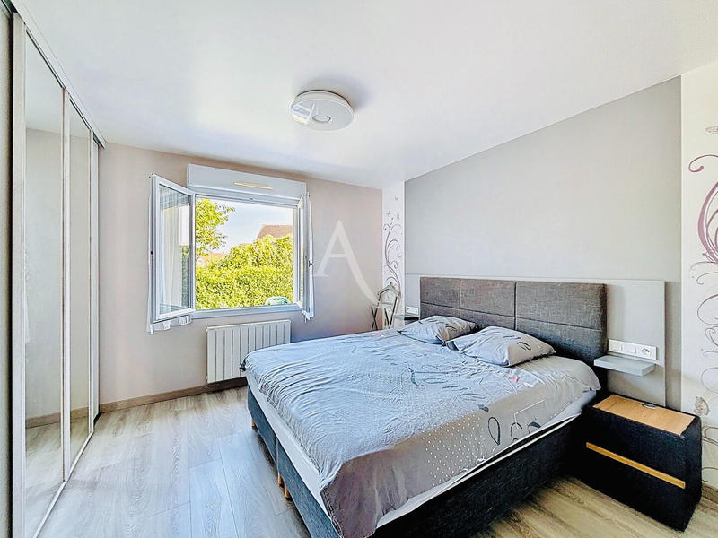 Maison - 93 m² - 5 pièces