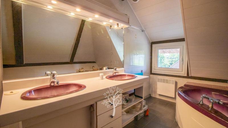 Maison - 240 m² - 6 pièces