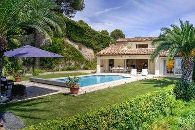 Villa - 230 m² - 6 pièces