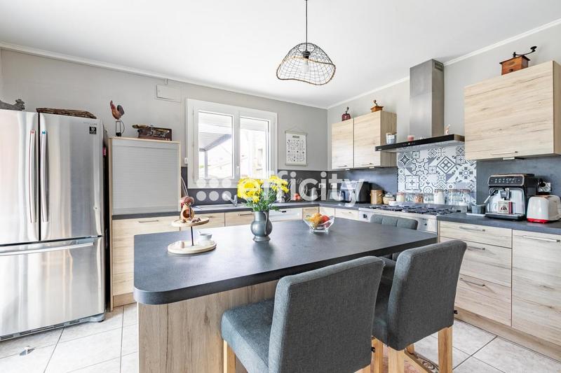 Maison - 165 m² - 7 pièces