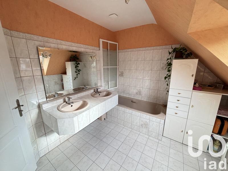 Maison - 137 m² - 7 pièces