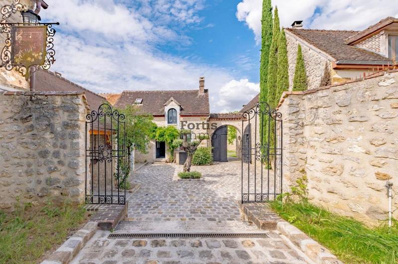 Demeure - 350 m² - 11 pièces