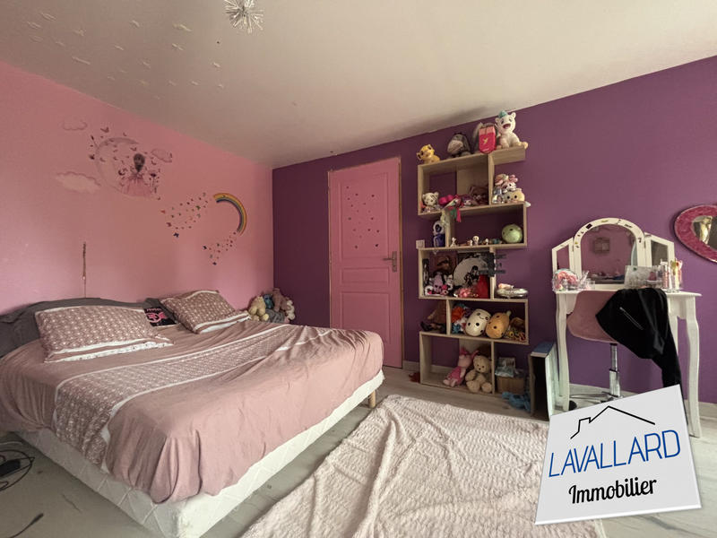 Maison - 233 m² - 7 pièces