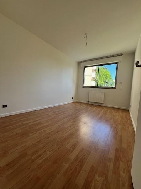 Appartement - 93 m² - 4 pièces