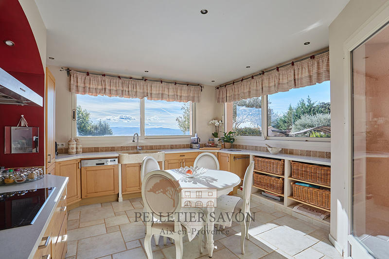 Demeure - 310 m² - 10 pièces