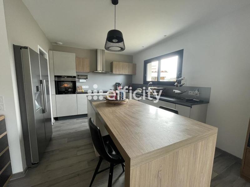 Maison - 197 m² - 4 pièces