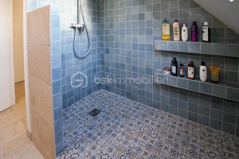 Maison traditionnelle - 153 m² - 6 pièces