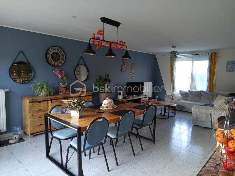 Maison - 93 m² - 5 pièces