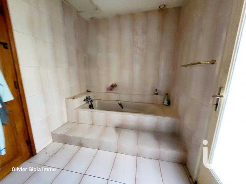 Maison - 260 m² - 10 pièces