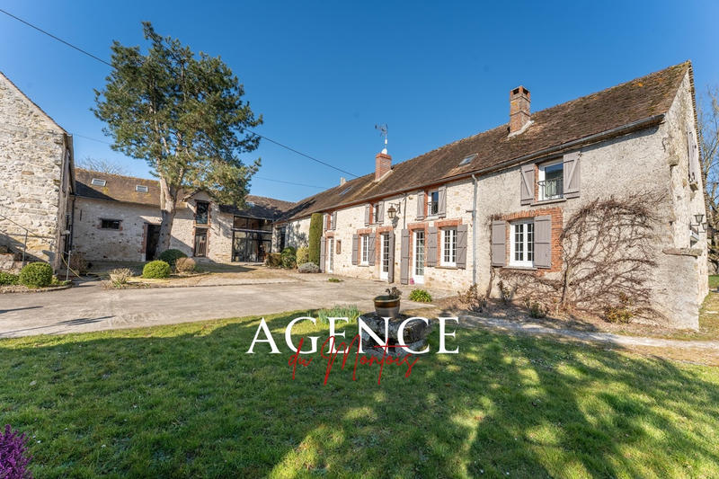 Maison - 276 m² - 11 pièces