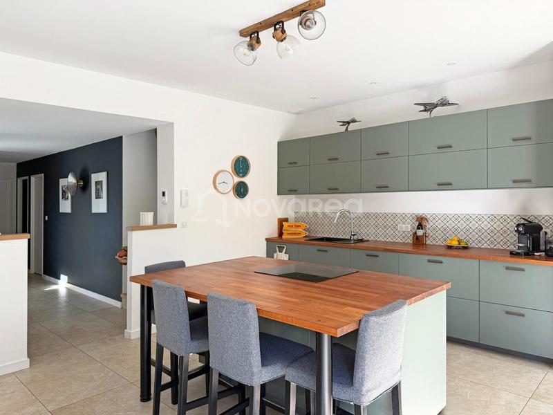 Maison - 190 m² - 6 pièces