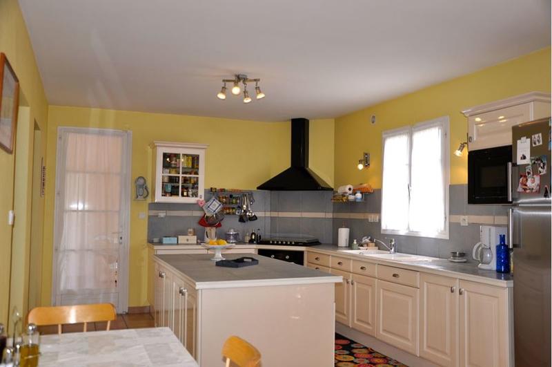 Maison traditionnelle - 240 m² - 8 pièces