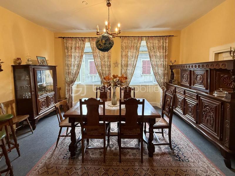 Immeuble - 180 m² - 10 pièces