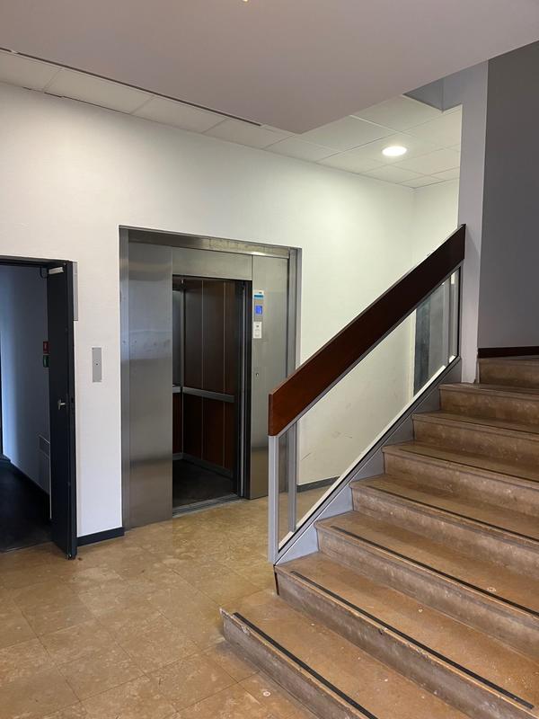 Bureau - 556 m² - 17 pièces