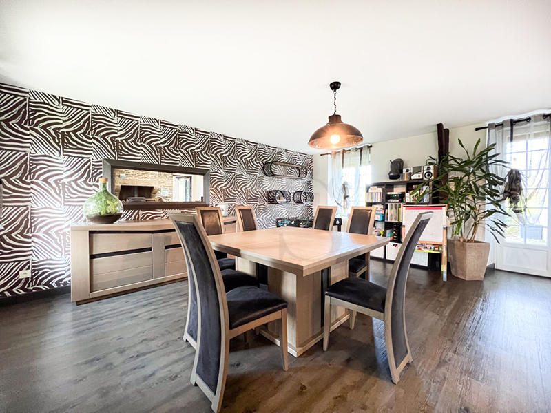 Maison - 200 m² - 6 pièces