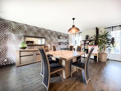 Maison - 200 m² - 6 pièces