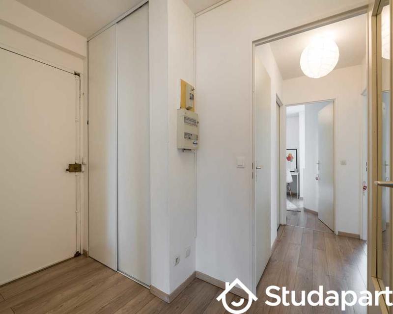 Chambre - 70 m² - 1 pièce