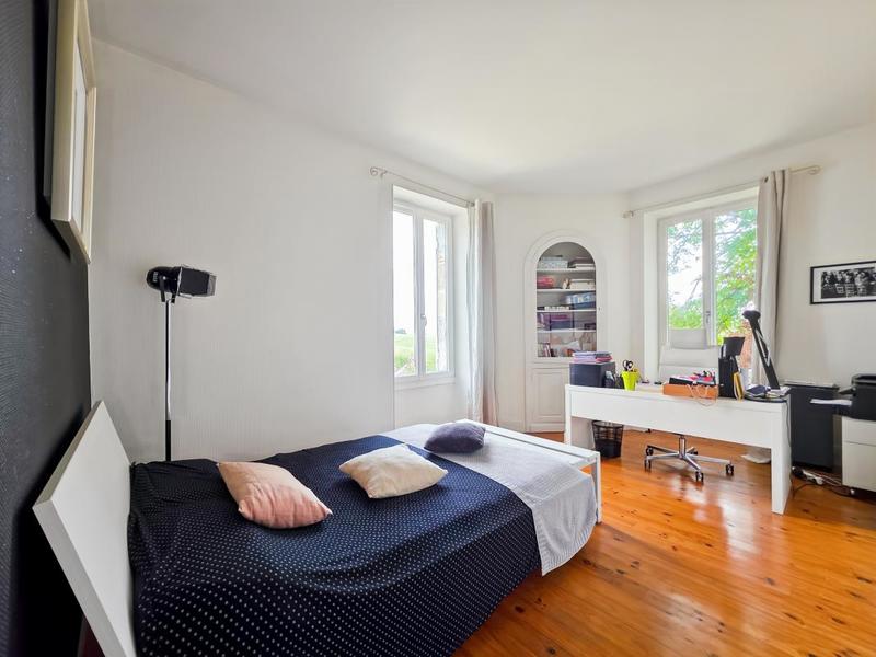 Demeure - 300 m² - 10 pièces