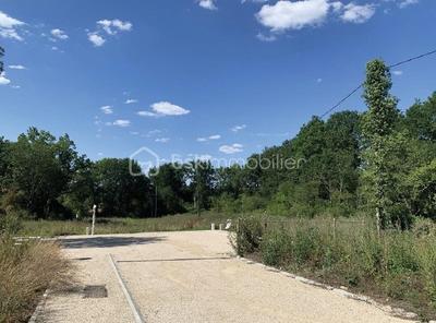 Terrain constructible - 667 m²