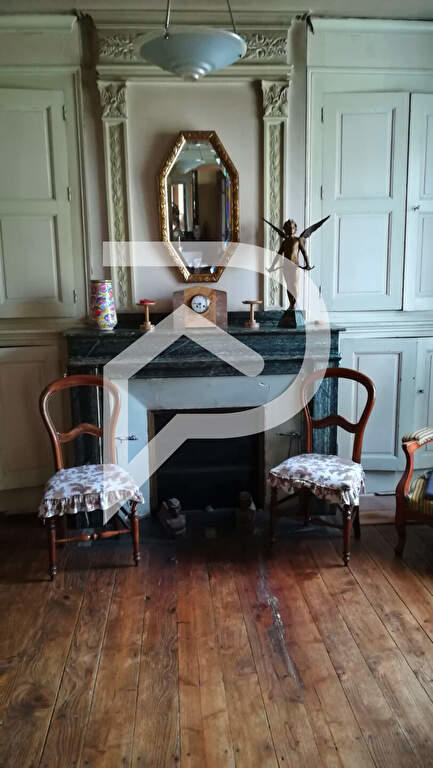 Maison - 240 m² - 11 pièces