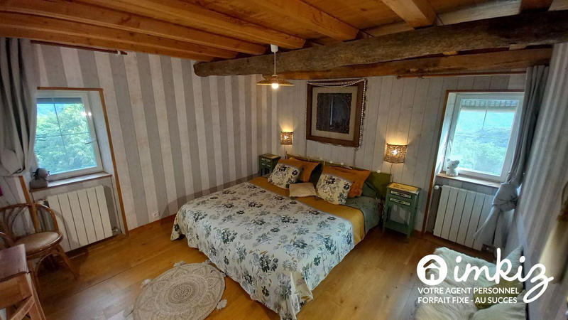 Maison - 332 m² - 11 pièces