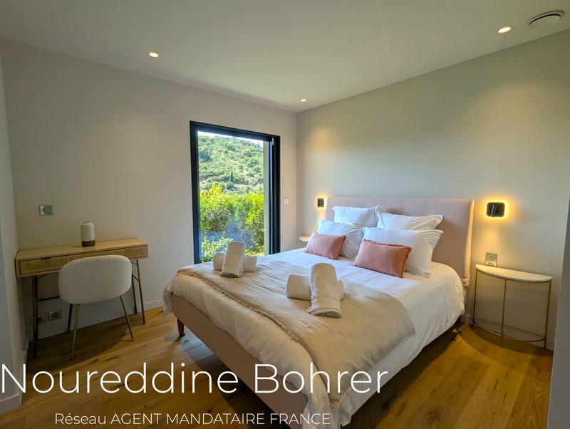 Villa - 260 m² - 7 pièces