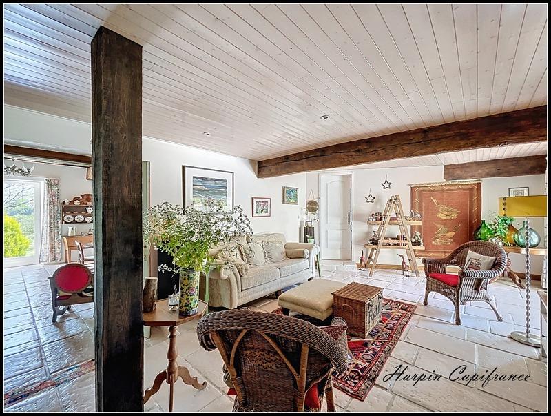 Maison - 288 m² - 8 pièces