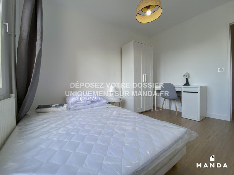 Chambre - 10 m² - 6 pièces