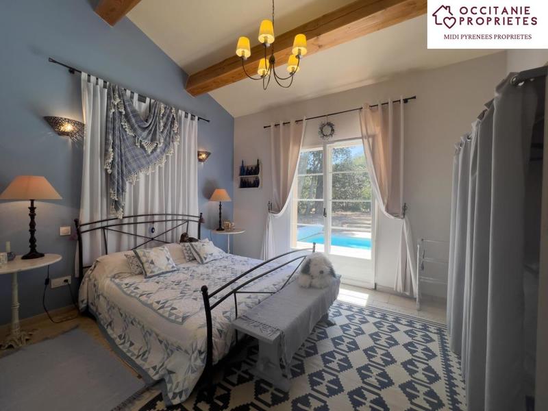 Propriété - 345 m² - 9 pièces