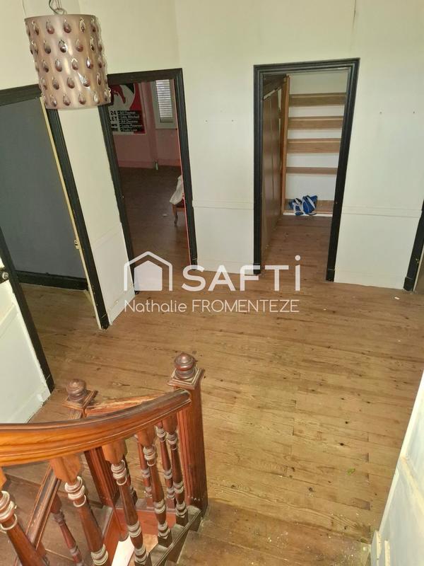 Maison - 235 m² - 8 pièces