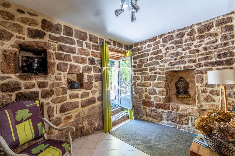 Maison de village - 274 m² - 9 pièces
