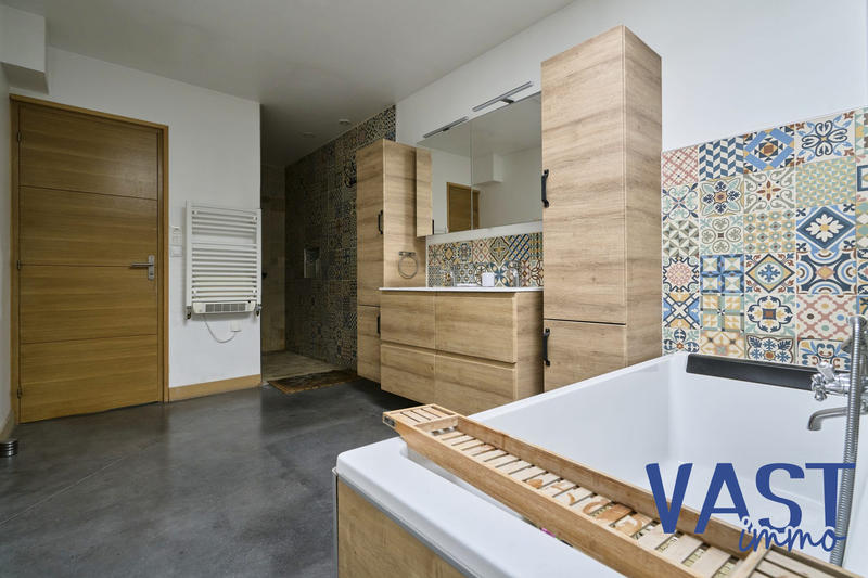 Maison traditionnelle - 160 m² - 7 pièces