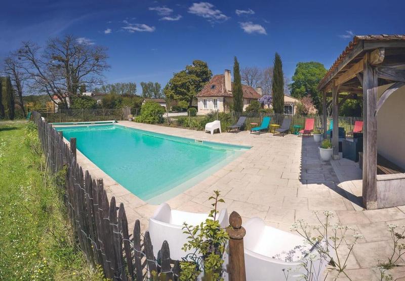 Maison chambre d'hôtes - 309 m² - 12 pièces