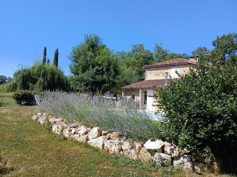 Maison - 228 m² - 8 pièces