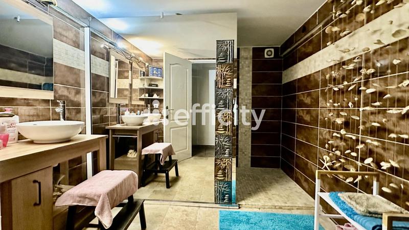 Maison - 155 m² - 8 pièces