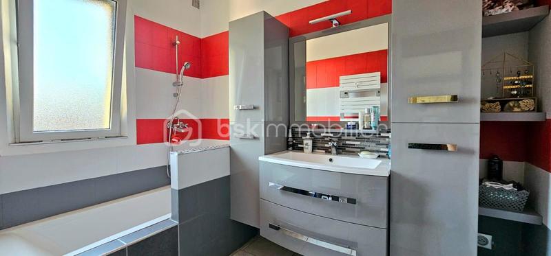 Maison traditionnelle - 124 m² - 6 pièces