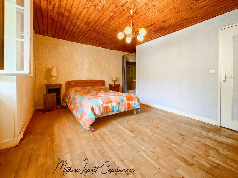 Maison - 264 m² - 8 pièces