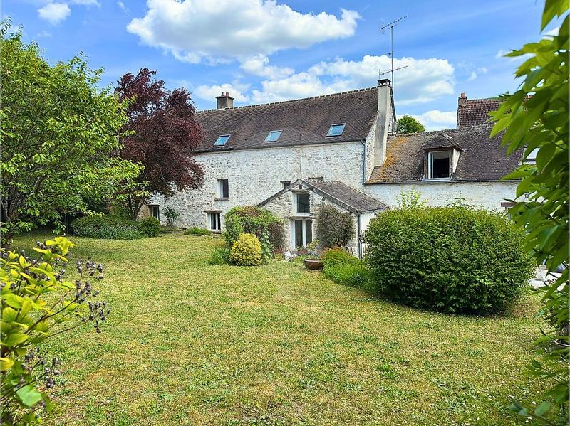 Demeure - 226 m² - 9 pièces