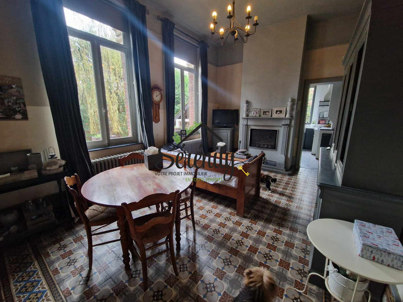 Maison - 180 m² - 8 pièces